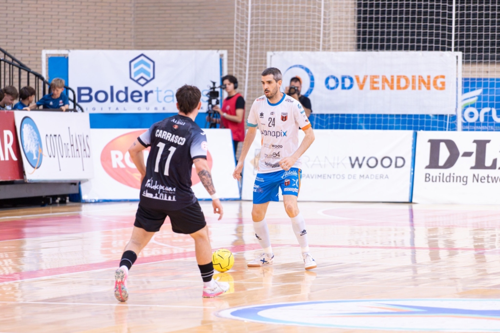 Adrián Ortego renueva y cumplirá diez temporadas en el Wanapix