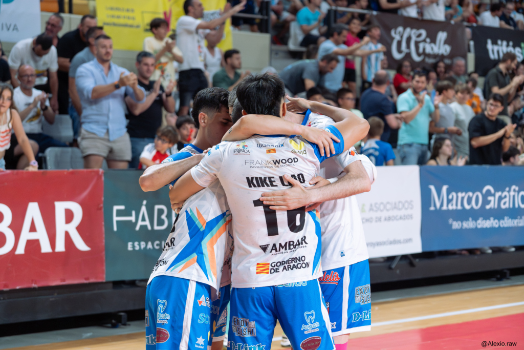 Wanapix golpea primero y se lleva una final de locura ante Pinatar (4-3)